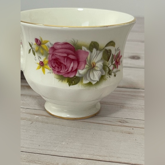 Queen Anne Princess Roses Teacup And Saucer Made In England - Picture 6 of 14